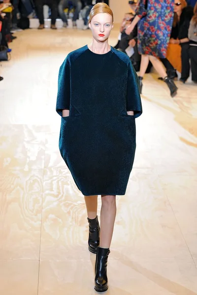 Look 19
